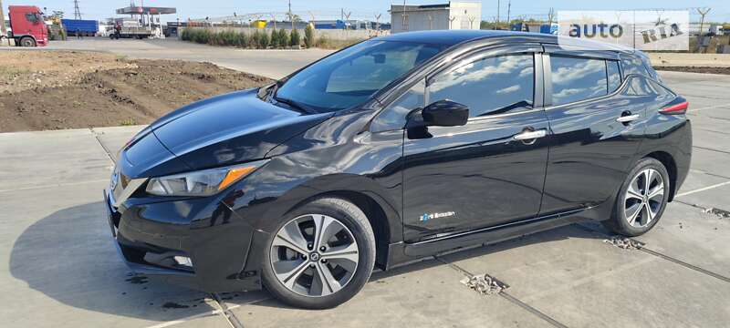 Хэтчбек Nissan Leaf 2018 в Одессе
