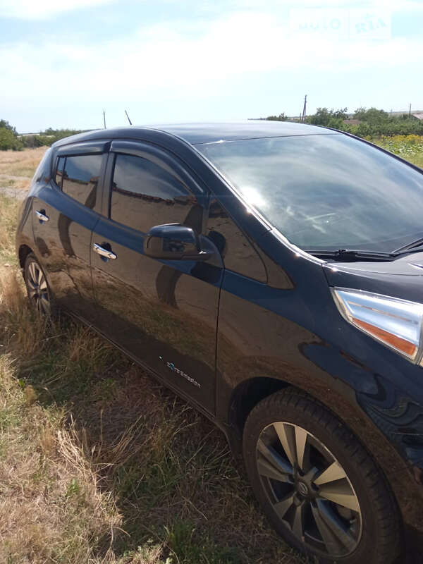 Хэтчбек Nissan Leaf 2017 в Одессе
