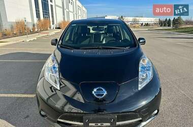 Хетчбек Nissan Leaf 2015 в 