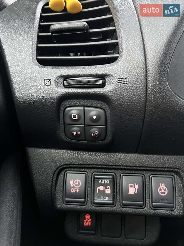 Хэтчбек Nissan Leaf 2013 в Винниках