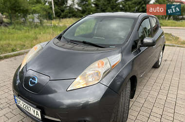 Хэтчбек Nissan Leaf 2013 в 