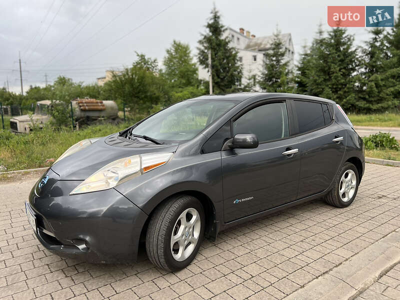 Хэтчбек Nissan Leaf 2013 в Винниках