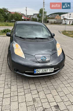 Хэтчбек Nissan Leaf 2013 в 