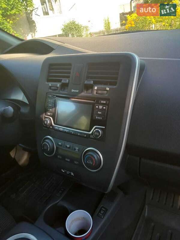 Хетчбек Nissan Leaf 2015 в Тернополі фото 10 Хетчбек Nissan Leaf 2015 в Тернополі