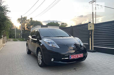 Хэтчбек Nissan Leaf 2012 в Черновцах