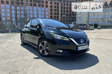 Хэтчбек Nissan Leaf 2020 в Надворной