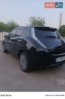 Хетчбек Nissan Leaf 2013 в 