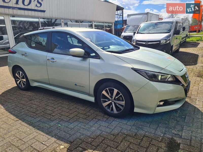 Хэтчбек Nissan Leaf 2018 в Дубно