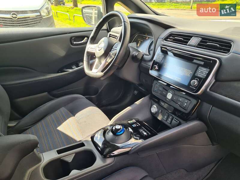 Хэтчбек Nissan Leaf 2018 в Дубно