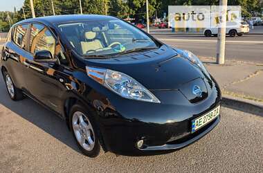 Хэтчбек Nissan Leaf 2011 в Днепре