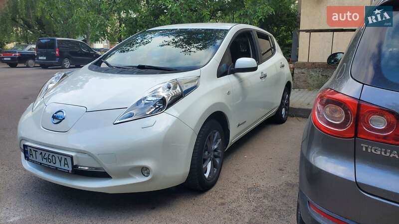 Хетчбек Nissan Leaf 2016 в Івано-Франківську