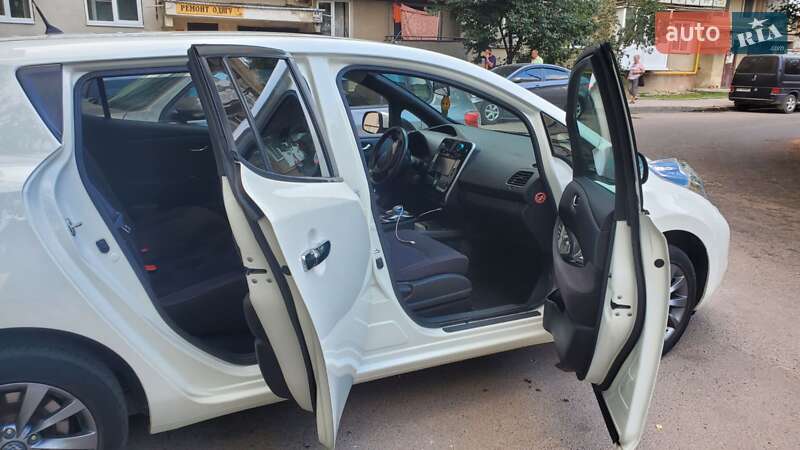 Хетчбек Nissan Leaf 2016 в Івано-Франківську