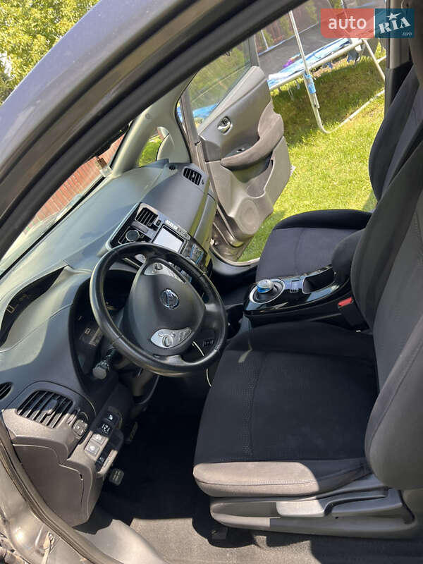 Хэтчбек Nissan Leaf 2014 в Львове