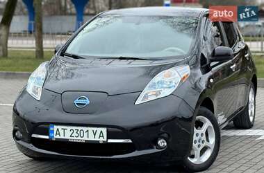 Хэтчбек Nissan Leaf 2012 в 