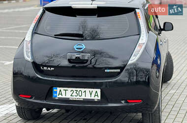 Хэтчбек Nissan Leaf 2012 в 