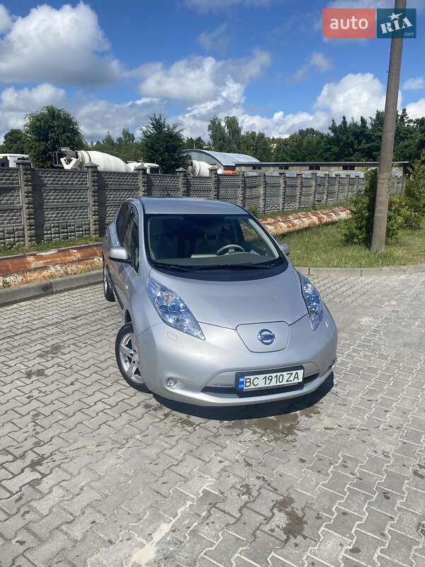 Хетчбек Nissan Leaf 2012 в Новояворівську