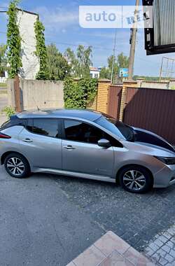 Хетчбек Nissan Leaf 2020 в Києві