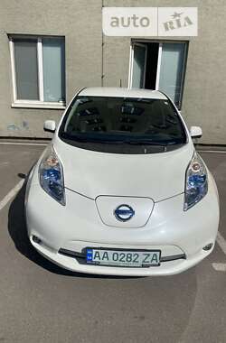 Хэтчбек Nissan Leaf 2016 в Киеве