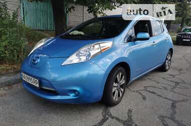 Хэтчбек Nissan Leaf 2013 в Киеве