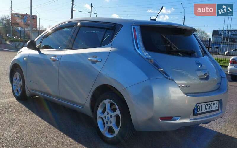 Хетчбек Nissan Leaf 2013 в Полтаві