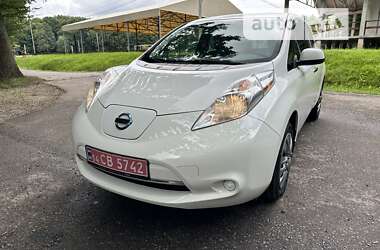 Хэтчбек Nissan Leaf 2015 в Львове