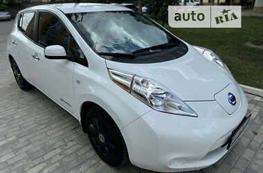 Хэтчбек Nissan Leaf 2014 в Каменец-Подольском