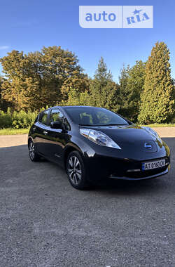 Хэтчбек Nissan Leaf 2015 в Бурштыне