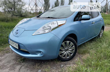 Хетчбек Nissan Leaf 2014 в Дніпрі