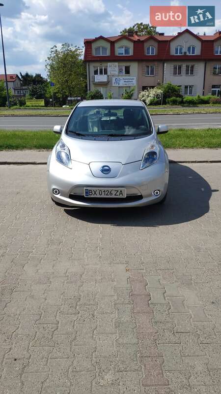Хэтчбек Nissan Leaf 2013 в Каменец-Подольском фото 6 Хэтчбек Nissan Leaf 2013 в Каменец-Подольском