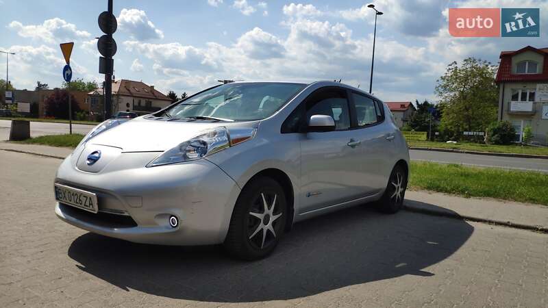 Хэтчбек Nissan Leaf 2013 в Каменец-Подольском фото 7 Хэтчбек Nissan Leaf 2013 в Каменец-Подольском
