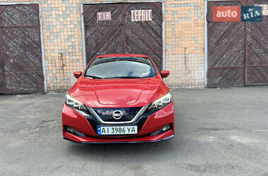 Хэтчбек Nissan Leaf 2019 в 
