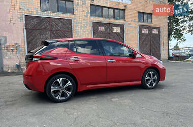 Хэтчбек Nissan Leaf 2019 в 