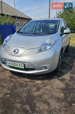 Хэтчбек Nissan Leaf 2014 в 
