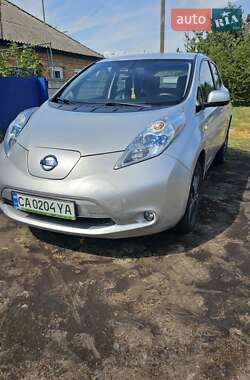 Хэтчбек Nissan Leaf 2014 в 