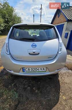 Хэтчбек Nissan Leaf 2014 в 