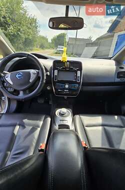 Хэтчбек Nissan Leaf 2014 в 