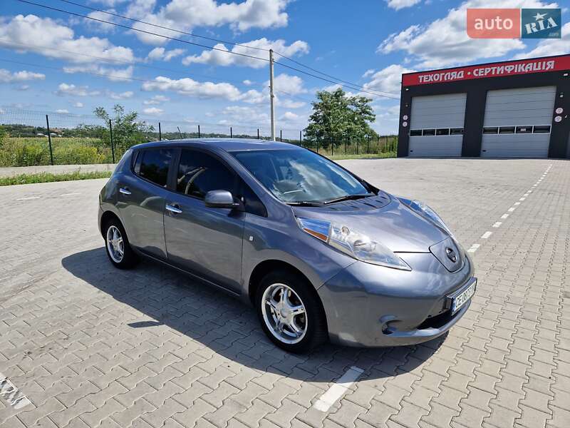 Хетчбек Nissan Leaf 2014 в Чернівцях
