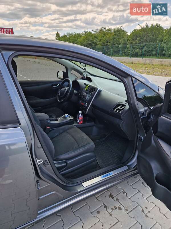 Хетчбек Nissan Leaf 2014 в Чернівцях