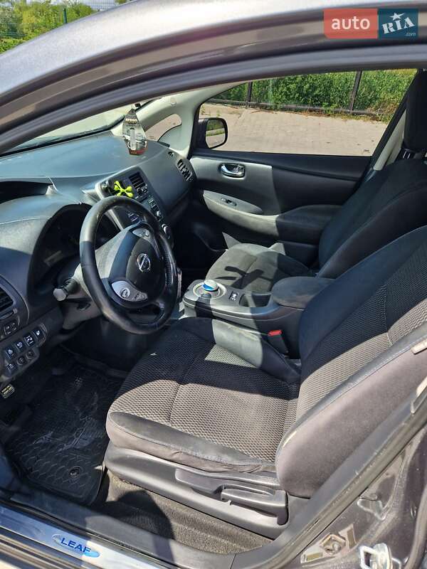 Хетчбек Nissan Leaf 2014 в Чернівцях