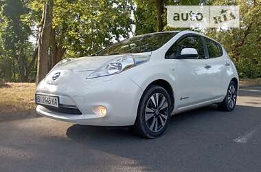 Хетчбек Nissan Leaf 2015 в Світловодську