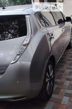 Хэтчбек Nissan Leaf 2015 в Житомире