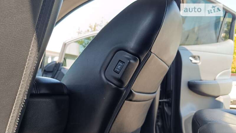 Хетчбек Nissan Leaf 2016 в Дніпрі