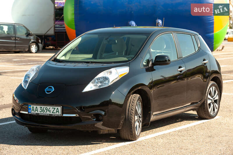 Хэтчбек Nissan Leaf 2015 в Черновцах