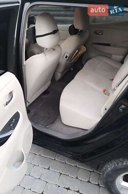 Хэтчбек Nissan Leaf 2012 в 
