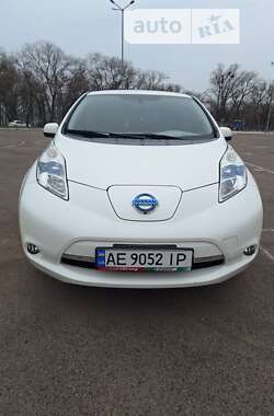 Хэтчбек Nissan Leaf 2013 в Николаеве