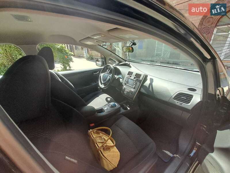 Хэтчбек Nissan Leaf 2015 в Василькове фото 7 Хэтчбек Nissan Leaf 2015 в Василькове