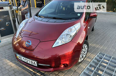 Хетчбек Nissan Leaf 2015 в Дніпрі