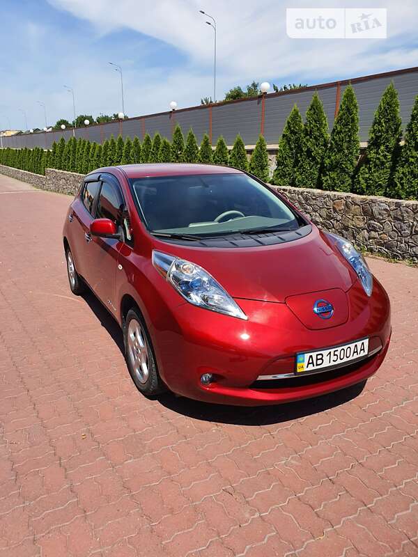 Хэтчбек Nissan Leaf 2012 в Виннице