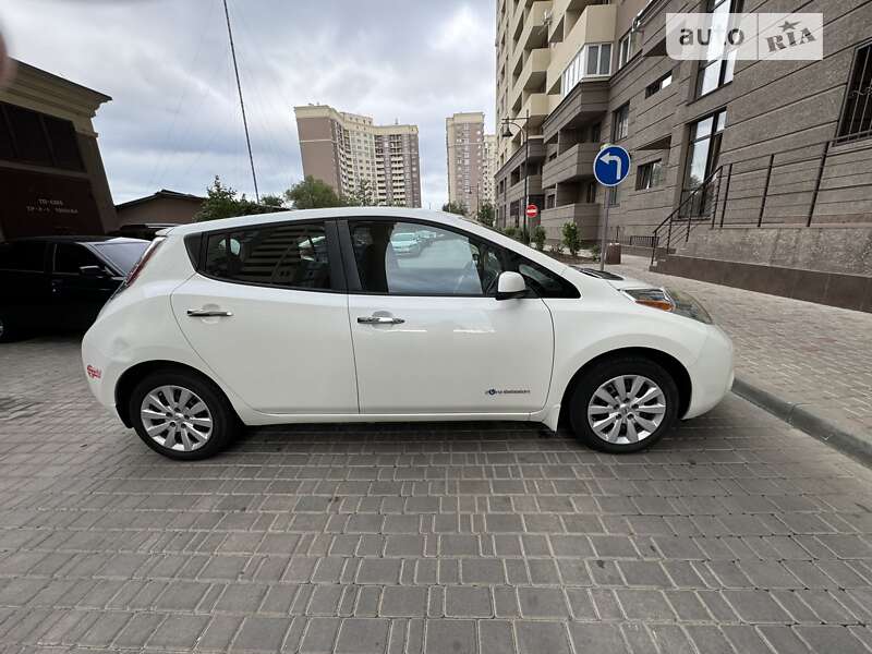 Хэтчбек Nissan Leaf 2016 в Одессе