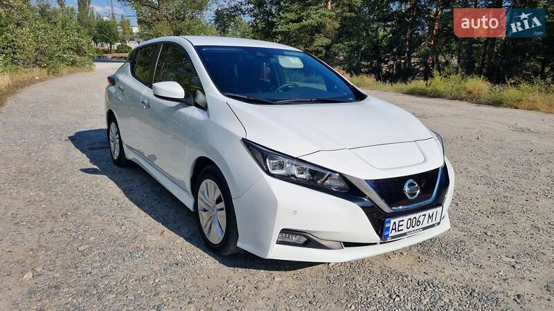 Хетчбек Nissan Leaf 2022 в Дніпрі